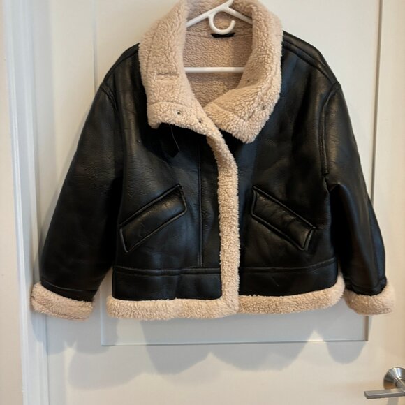 COMMENSE Women's Faux Leather Shearling Bomber Jacket - Size M - Picture 3 of 5